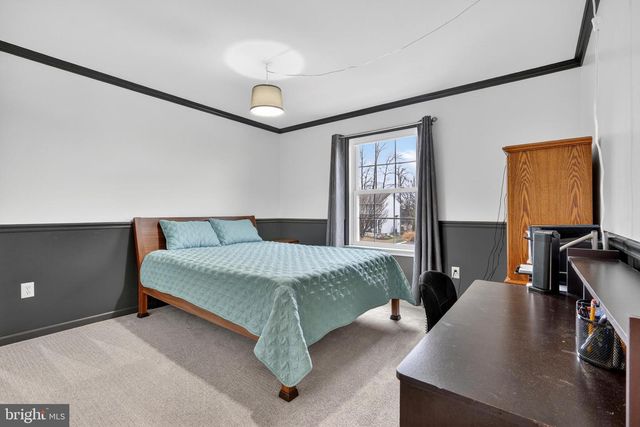 209 WOODBRIDGE LN, Douglassville, PA 19518