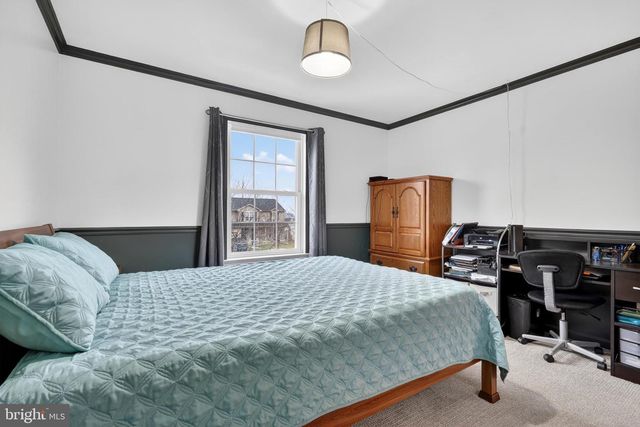 209 WOODBRIDGE LN, Douglassville, PA 19518