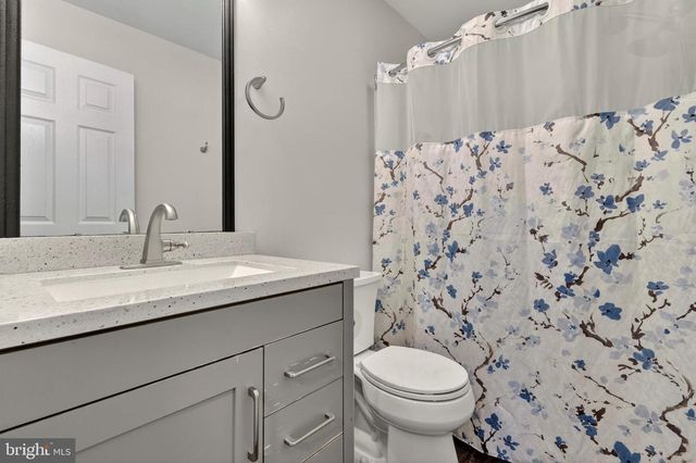 209 WOODBRIDGE LN, Douglassville, PA 19518