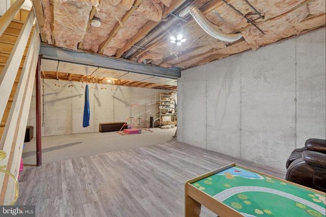 209 WOODBRIDGE LN, Douglassville, PA 19518