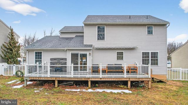 209 WOODBRIDGE LN, Douglassville, PA 19518