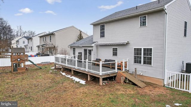 209 WOODBRIDGE LN, Douglassville, PA 19518