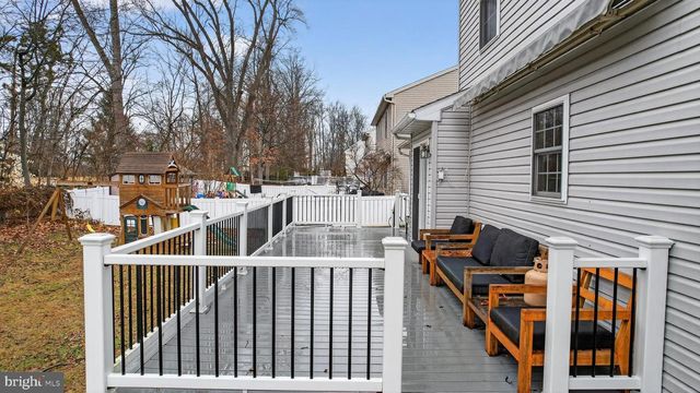 209 WOODBRIDGE LN, Douglassville, PA 19518