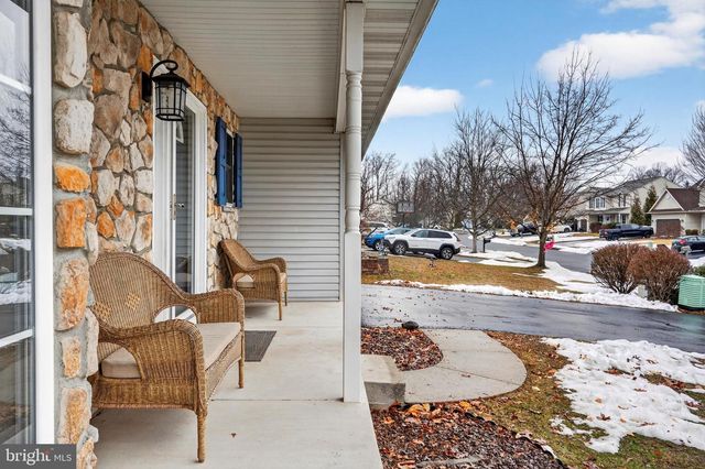 209 WOODBRIDGE LN, Douglassville, PA 19518