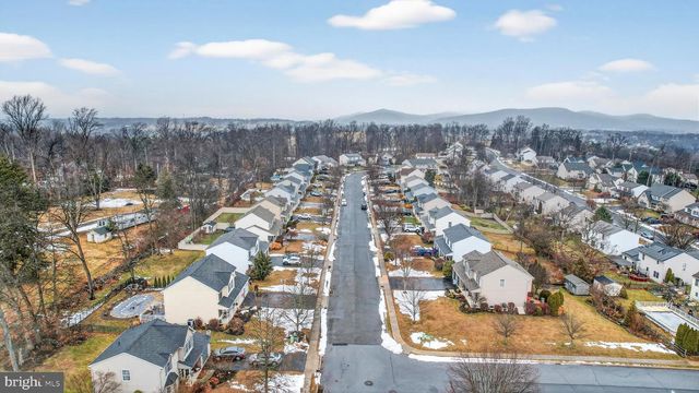 209 WOODBRIDGE LN, Douglassville, PA 19518