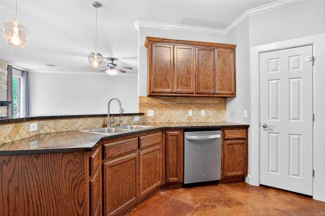 12374 Fairfield Road, Guthrie, OK 73044