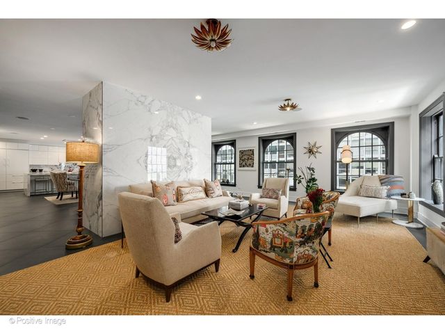 257 E Delaware Place 10AB, Chicago, IL 60611