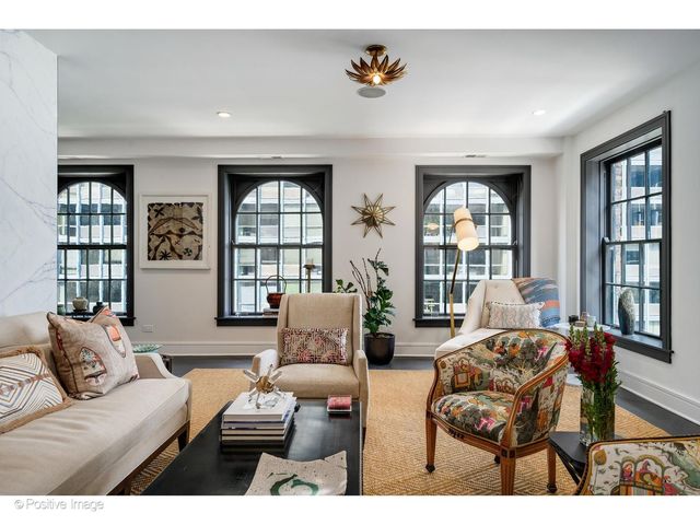 257 E Delaware Place 10AB, Chicago, IL 60611