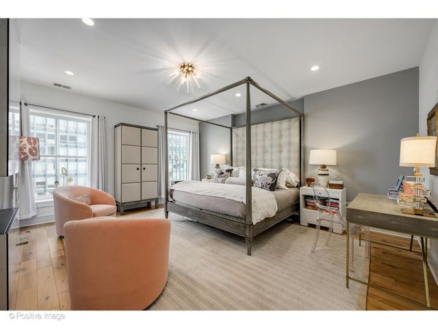 257 E Delaware Place 10AB, Chicago, IL 60611