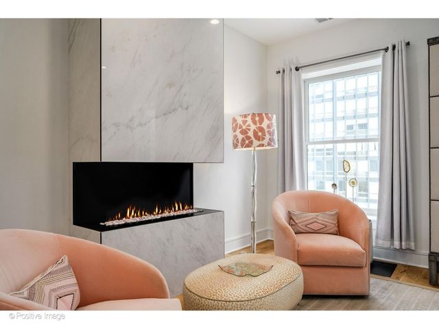 257 E Delaware Place 10AB, Chicago, IL 60611