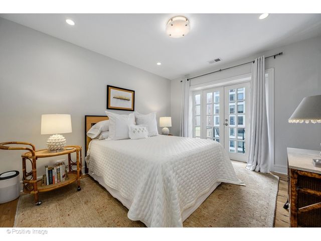257 E Delaware Place 10AB, Chicago, IL 60611