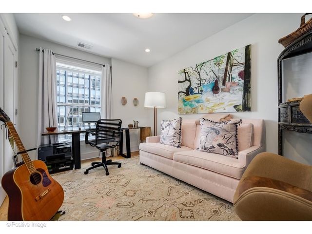 257 E Delaware Place 10AB, Chicago, IL 60611