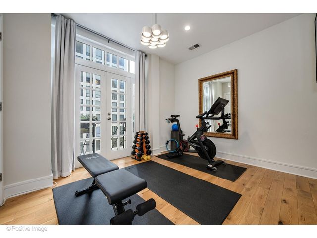 257 E Delaware Place 10AB, Chicago, IL 60611