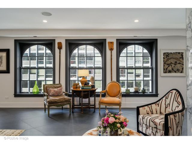 257 E Delaware Place 10AB, Chicago, IL 60611