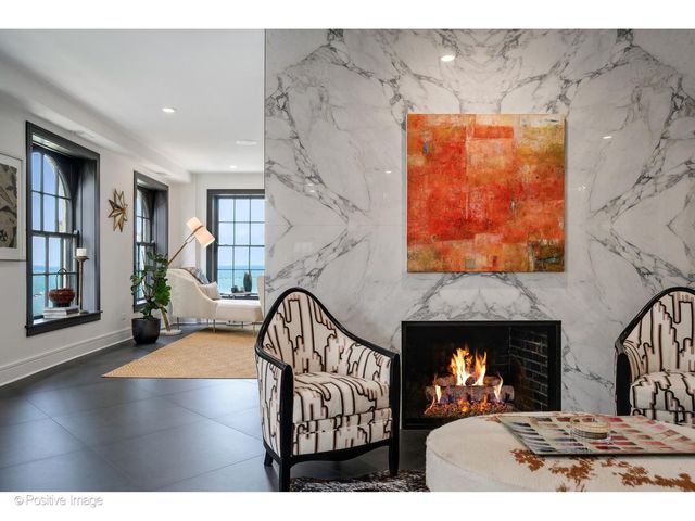 257 E Delaware Place 10AB, Chicago, IL 60611