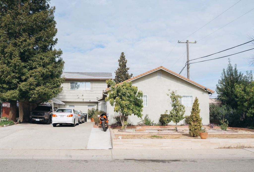 4633 Lippi Pkwy, Sacramento, CA 95823