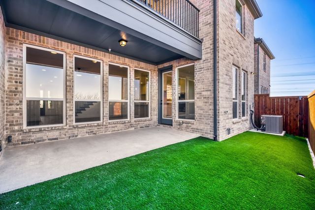 628 Damsel June Street, Lewisville, TX 75056