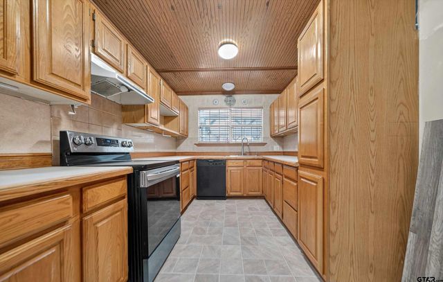 887 Janis Dr., Bullard, TX 75757