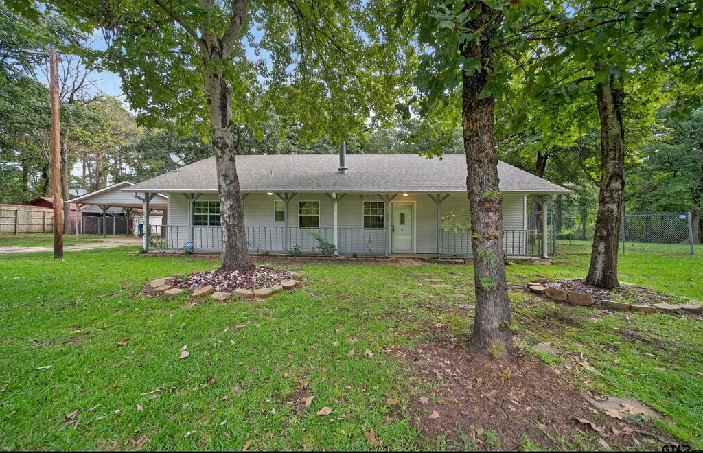 887 Janis Dr., Bullard, TX 75757