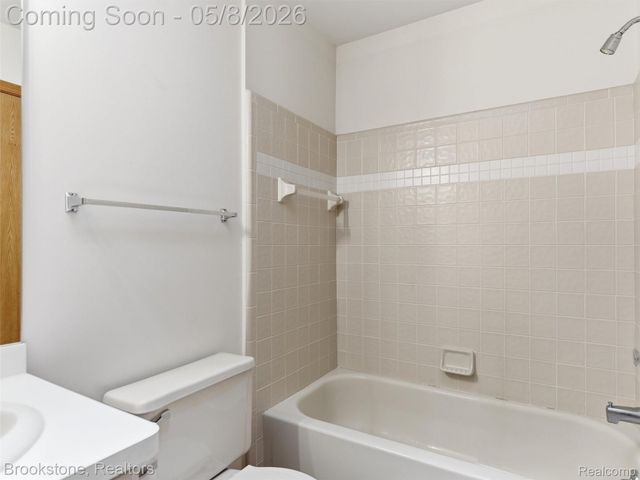 6512 White Lake Road, Village Of Clarkston, MI 48346