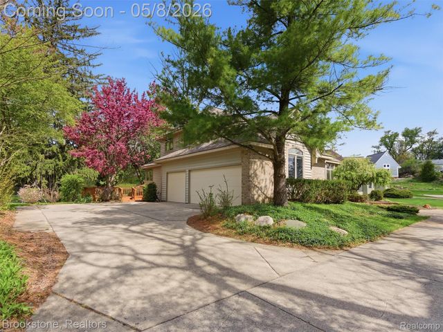 6512 White Lake Road, Village Of Clarkston, MI 48346