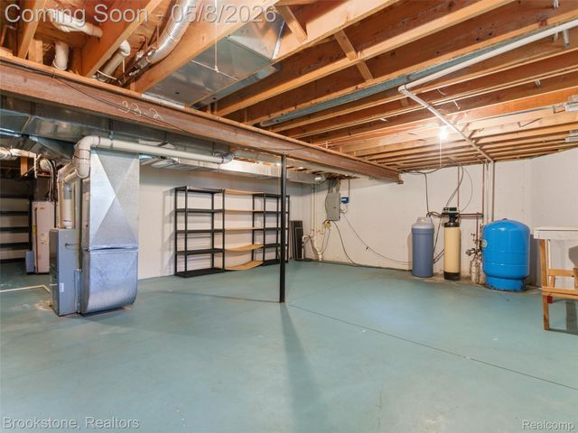 6512 White Lake Road, Village Of Clarkston, MI 48346