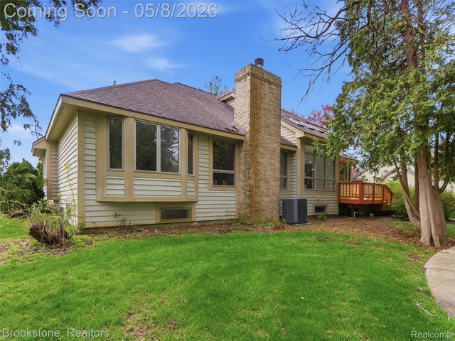 6512 White Lake Road, Village Of Clarkston, MI 48346