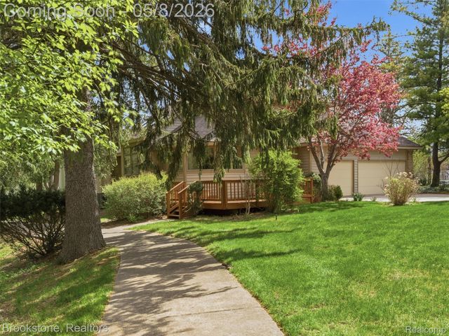 6512 White Lake Road, Village Of Clarkston, MI 48346