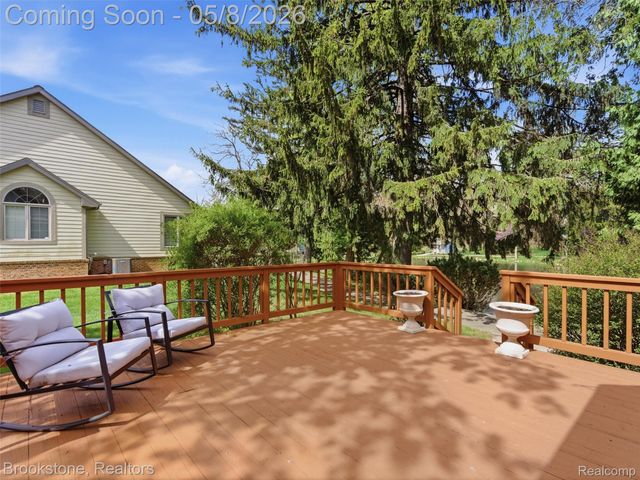6512 White Lake Road, Village Of Clarkston, MI 48346