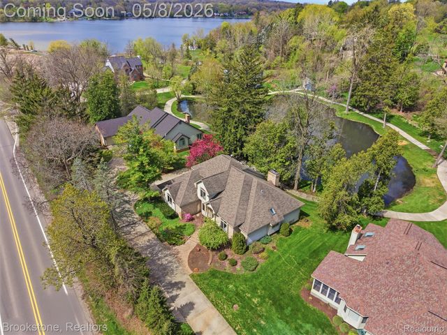 6512 White Lake Road, Village Of Clarkston, MI 48346