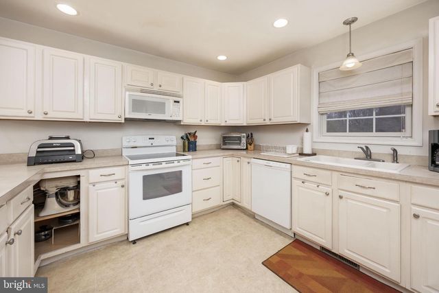 34698 RAILROAD AVE, Pittsville, MD 21850