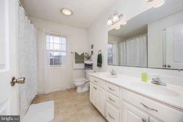 34698 RAILROAD AVE, Pittsville, MD 21850