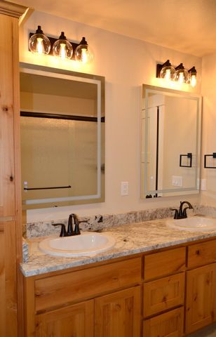 190 SW Rock Gulch Road, Grants Pass, OR 97527