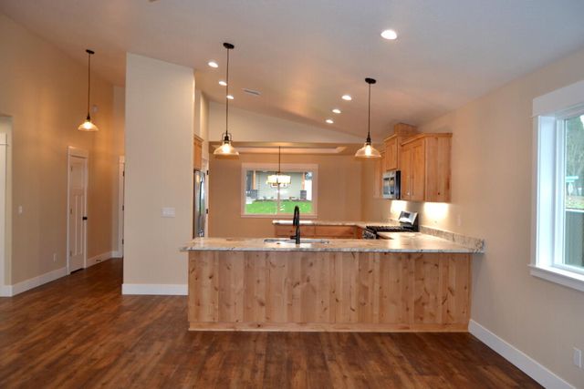 190 SW Rock Gulch Road, Grants Pass, OR 97527