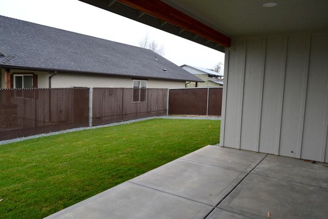 190 SW Rock Gulch Road, Grants Pass, OR 97527