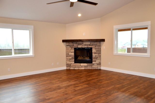 190 SW Rock Gulch Road, Grants Pass, OR 97527