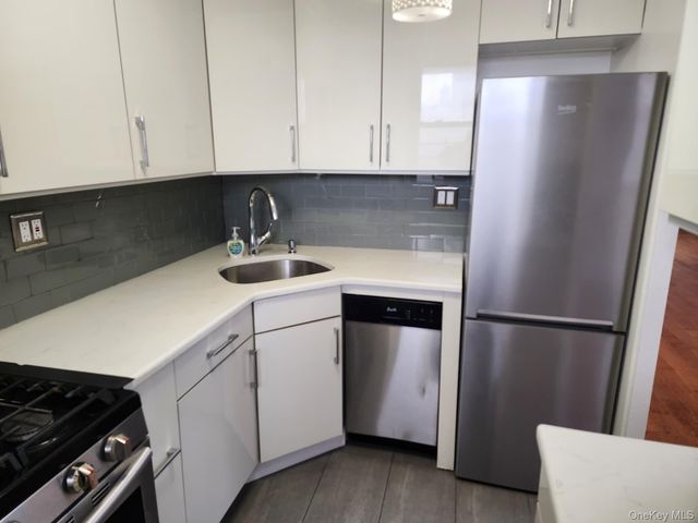 61-15 98th Street 15G, Rego Park, NY 11374