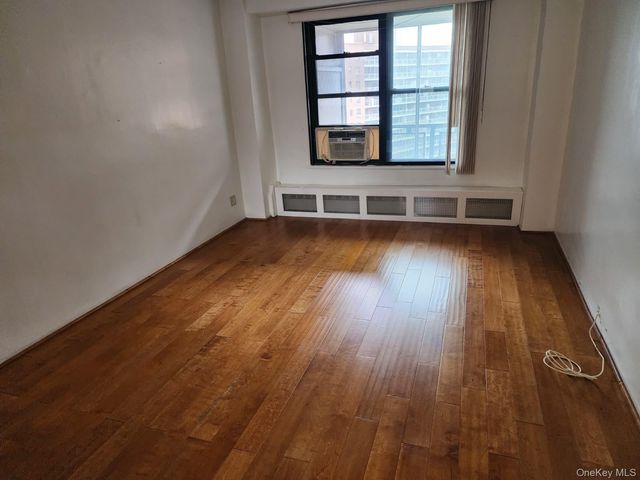61-15 98th Street 15G, Rego Park, NY 11374