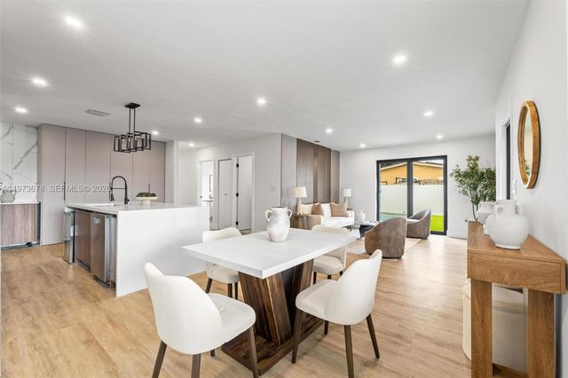 7731 Farragut St, Hollywood, FL 33024