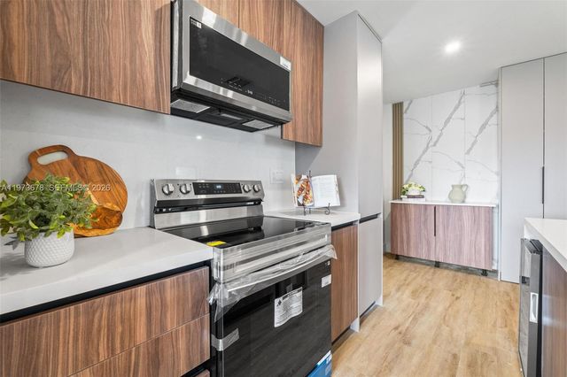 7731 Farragut St, Hollywood, FL 33024