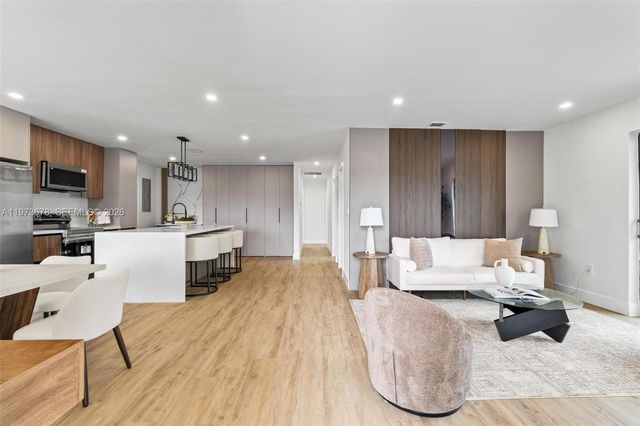 7731 Farragut St, Hollywood, FL 33024