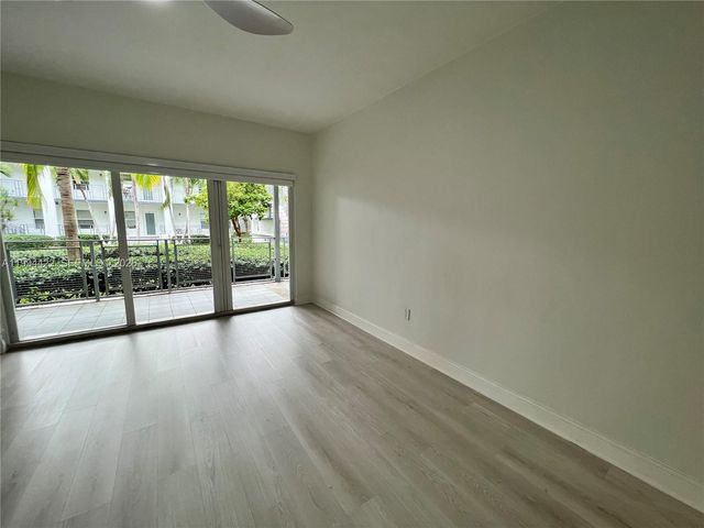 946 Bay Dr 4, Miami Beach, FL 33141