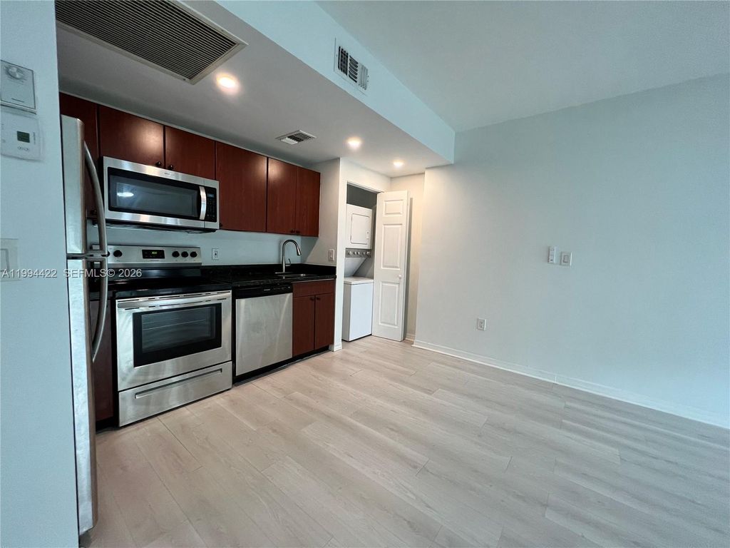 946 Bay Dr 4, Miami Beach, FL 33141