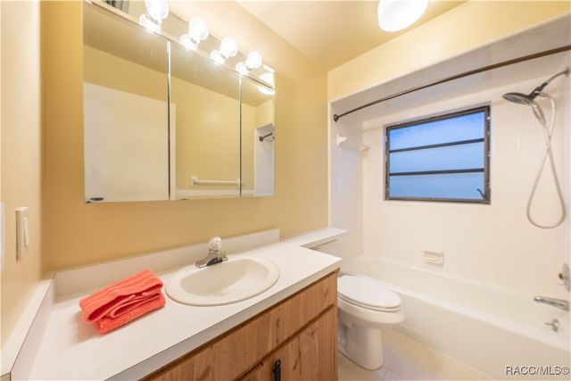 5 Jamaica Street, Homosassa, FL 34446