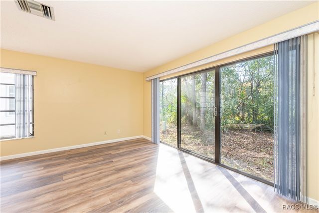 5 Jamaica Street, Homosassa, FL 34446