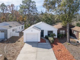 5 Jamaica Street, Homosassa, FL 34446