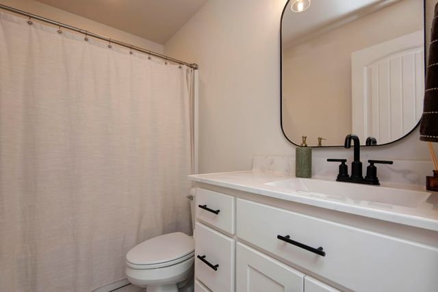 5565 W Pine Street, Springfield, MO 65802