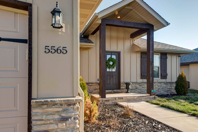 5565 W Pine Street, Springfield, MO 65802