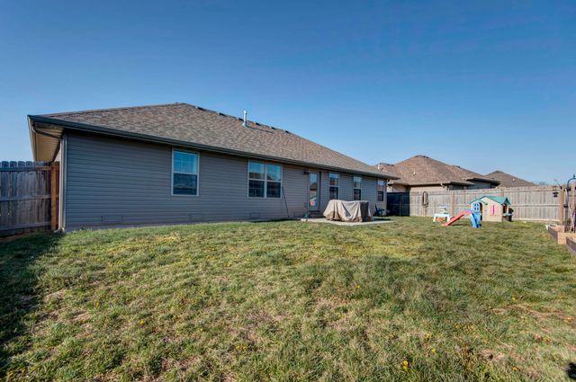 5565 W Pine Street, Springfield, MO 65802