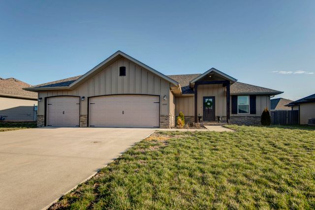 5565 W Pine Street, Springfield, MO 65802